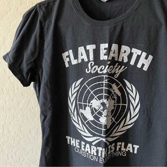 Port & Co Flat Earth Society short sleeve graphic tee ladies cut medium M - Picture 3 of 6